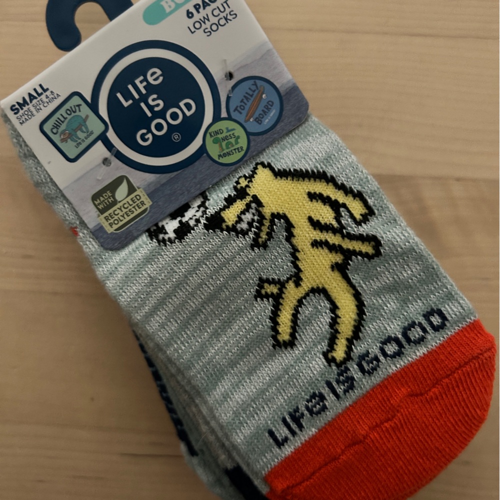 NWT Life is Good boys socks